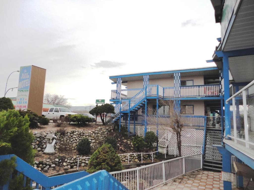 Blue Stream Motel バーノン エクステリア 写真