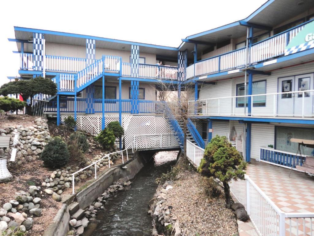 Blue Stream Motel バーノン エクステリア 写真