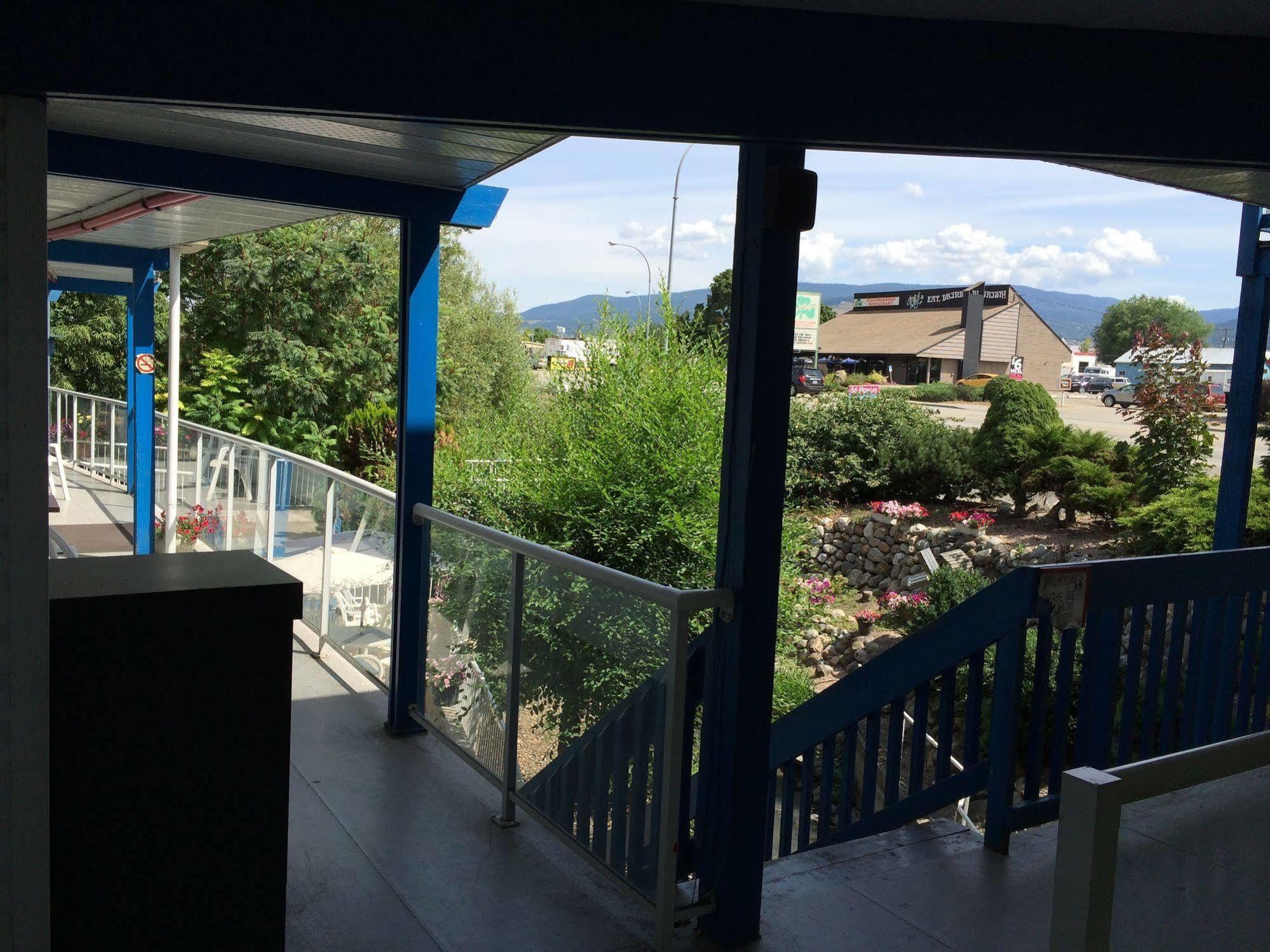 Blue Stream Motel バーノン エクステリア 写真