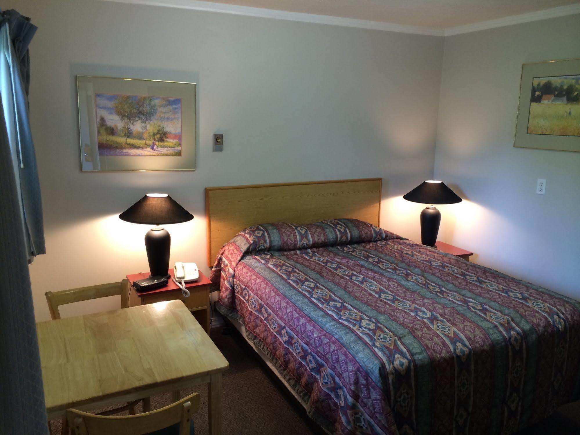 Blue Stream Motel バーノン エクステリア 写真